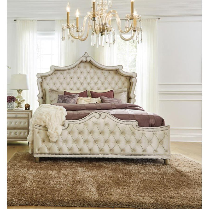 Coaster Furniture Antonella King Upholstered Panel Bed 223521KE IMAGE 2